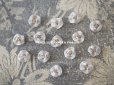 画像5: アンティーク 硝子製 花型のビーズ 白 6〜8ピースのセット 約9mm 