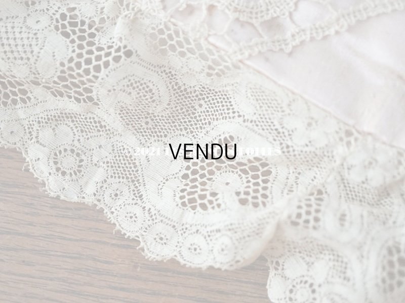 画像15: アンティーク リボンが結ばれたハンキーケース　ポシェット ピンク レース付き