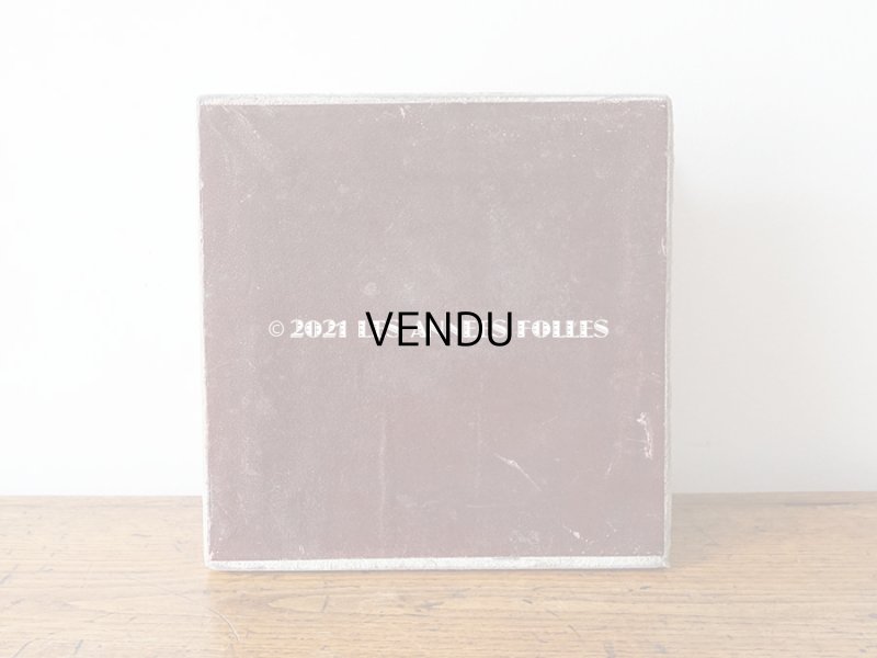 画像4: アンティーク ベルベットの大きな台座 オリーブグリーン スクエア型