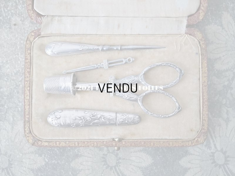画像4: 1900年代 アンティーク シルバー製 ヤドリギの裁縫道具セット 