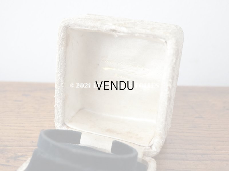 画像3: １９世紀末 アンティーク ジュエリーボックス ブレスレット用　ベルベット ＆ シルクサテン  