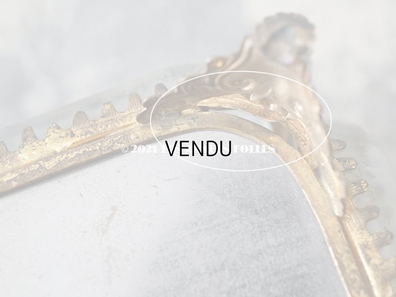 画像13: 19世紀末 アンティーク ジュエリーボックス スモーキーブルーのクッション シルク製 ロカイユ装飾の脚