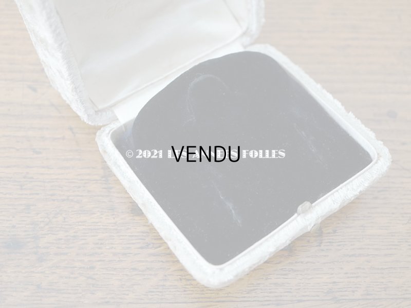 画像5: 19世紀末 アンティーク ジュエリーボックス ブローチ&ピアス用 ベルベット & シルクサテン