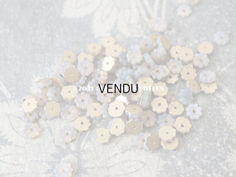 画像6: アンティーク 花型 小さなビーズ 磨りガラス風 乳白色 5mm 約40ピースのセット