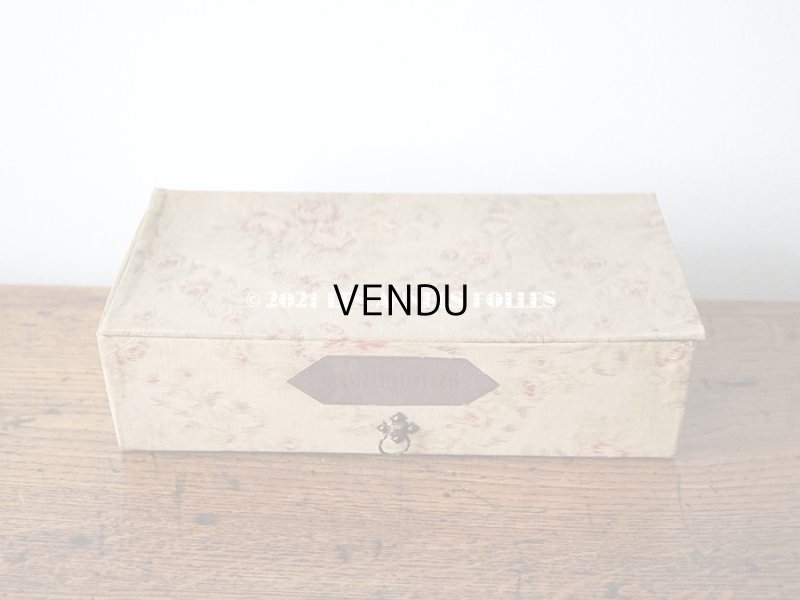 画像3: 【11周年セール対象外】 1900年代 アンティーク 薄紫色のリボン & 薔薇のガーランド  カルトナージュボックス　ハンカチ入れ チェストの引き出し　MOUCHOIR