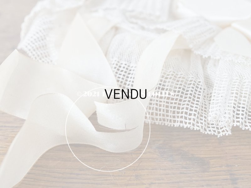 画像11: 【11周年セール対象外】 アンティーク 箱入り レースのボネ オフホワイトの薔薇の布花＆シルクリボン 