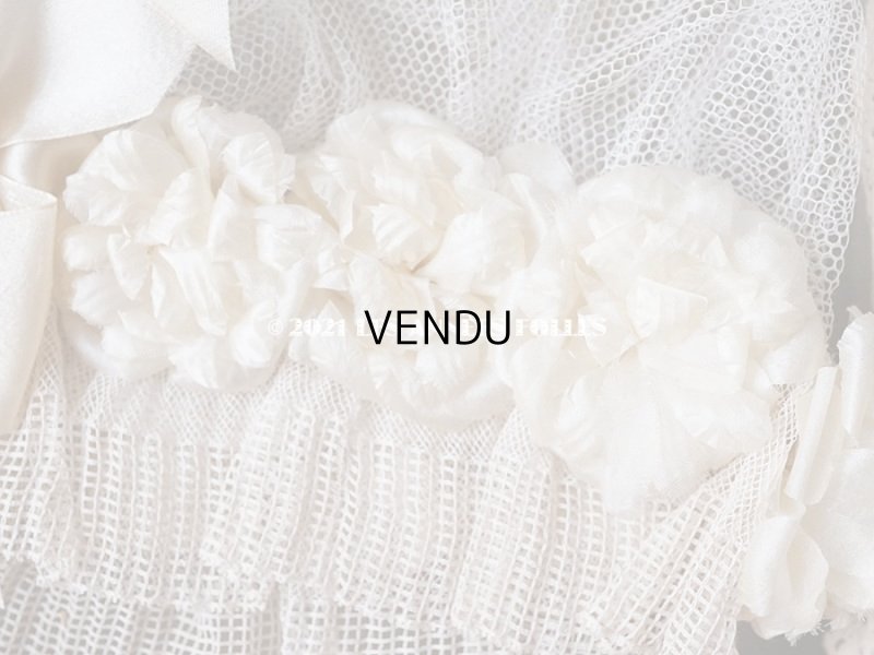 画像9: 【11周年セール対象外】 アンティーク 箱入り レースのボネ オフホワイトの薔薇の布花＆シルクリボン 