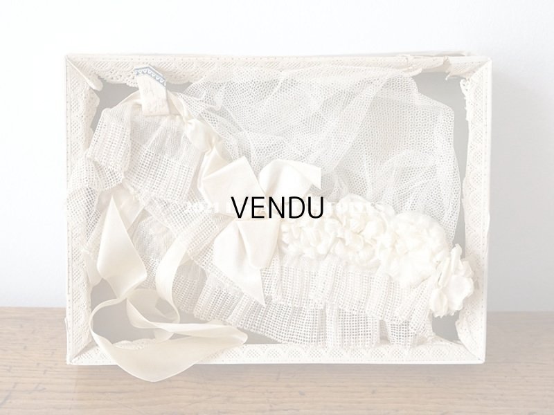 画像7: 【11周年セール対象外】 アンティーク 箱入り レースのボネ オフホワイトの薔薇の布花＆シルクリボン 