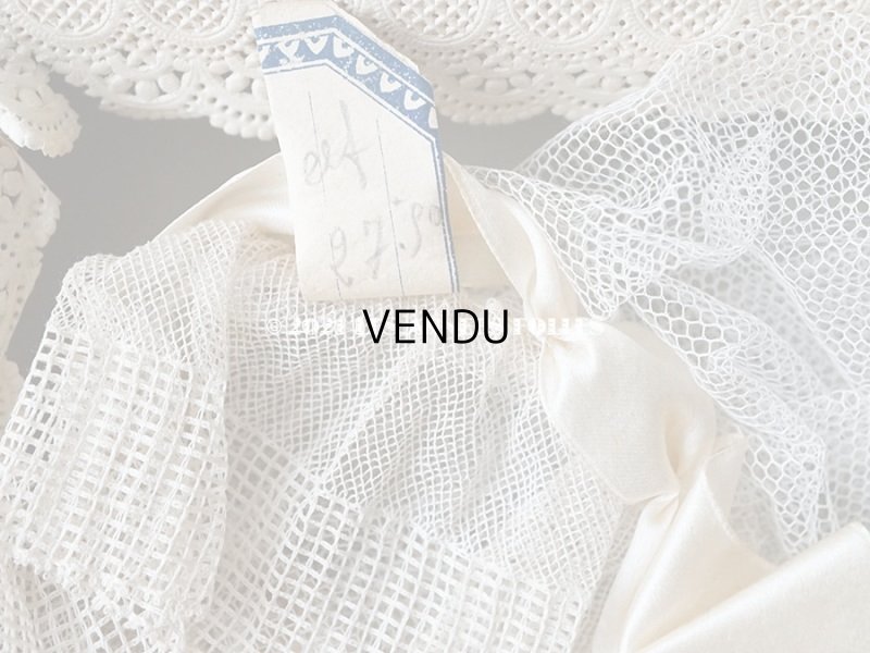 画像8: 【11周年セール対象外】 アンティーク 箱入り レースのボネ オフホワイトの薔薇の布花＆シルクリボン 