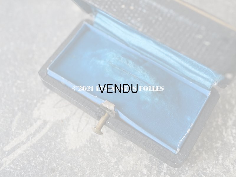 画像8: 【11周年セール対象外】　19世紀末 アンティーク 本革製 ジュエリーボックス ピンブローチ用 イニシャル入り ブラック