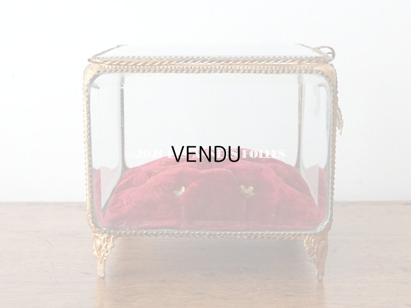 画像5: 【11周年セール対象外】 19世紀 アンティーク 大きなコフレ グローブ・ド・マリエ 天使＆薔薇のガーランドのオルモル 赤いベルベットのクッション