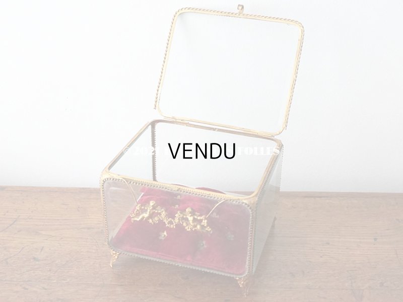 画像11: 【11周年セール対象外】 19世紀 アンティーク 大きなコフレ グローブ・ド・マリエ 天使＆薔薇のガーランドのオルモル 赤いベルベットのクッション