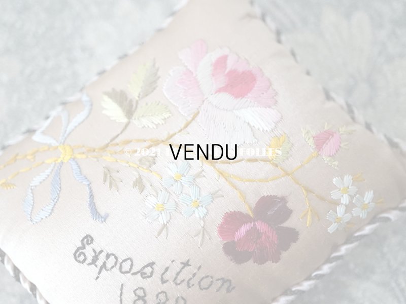 画像4: 1889年 アンティーク パリ万博 シルク製 小さなクッション  薔薇と勿忘草のブーケ