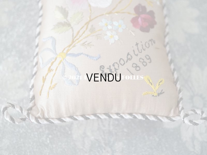 画像5: 1889年 アンティーク パリ万博 シルク製 小さなクッション  薔薇と勿忘草のブーケ