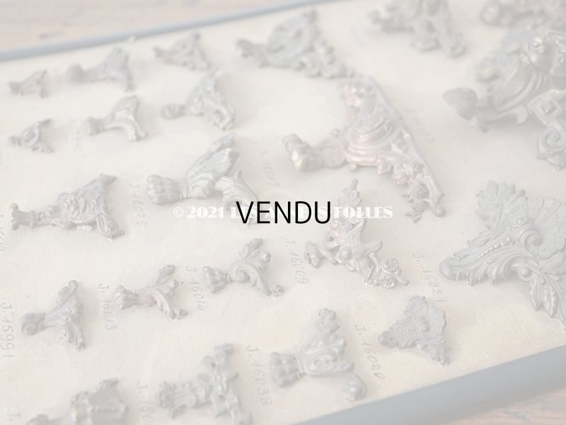 画像4: 1900年代 アンティーク  サンプラー ジュエリーボックスの脚