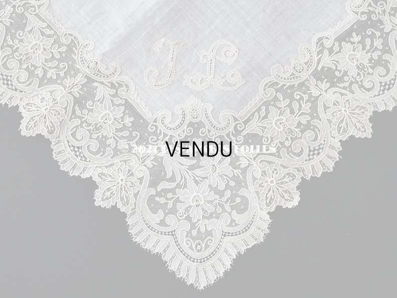 画像3: 19世紀 アンティーク ポワンドガーズのレース  結婚式のハンカチ モノグラムの刺繍入り 【 ポワン・ド・ガーズ 】