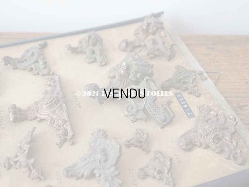 画像3: 1900年代 アンティーク  サンプラー ジュエリーボックスの脚