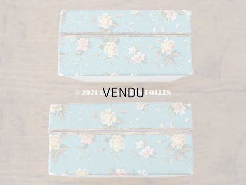 画像8:  アンティーク レースの縁取り付き お菓子箱 小さな恋人たち&薔薇模様