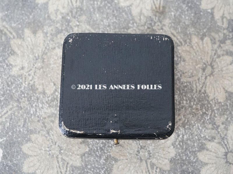 画像3: 19世紀末 アンティーク 本革製 ジュエリーボックス  イニシャル入り ブレスレット用 ブラック