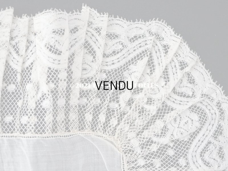 画像10: 未使用 19世紀 アンティーク  結婚式のハンカチ 王冠紋章 & プリーツ入り　手編みのヴァランシエンヌレース