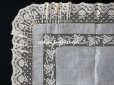 画像3: 未使用 19世紀 アンティーク  結婚式のハンカチ 王冠紋章 & プリーツ入り　手編みのヴァランシエンヌレース