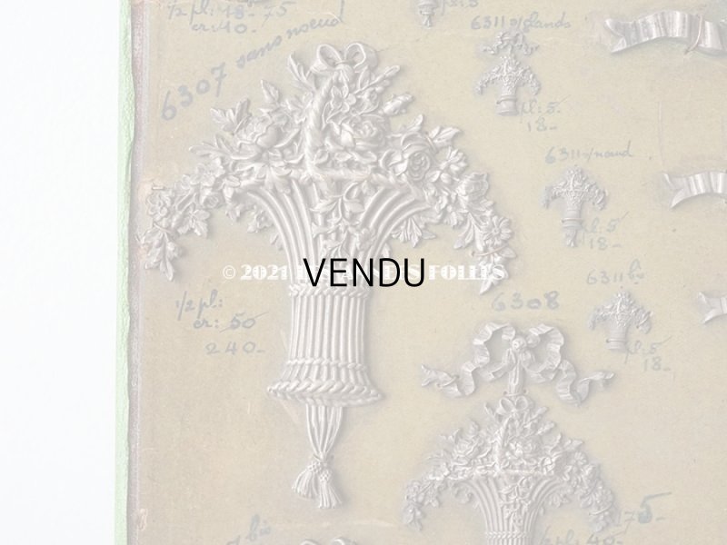 画像4: 1900年代 アンティーク  サンプラー ローズパニエ＆リボンのオーナメント メタル製