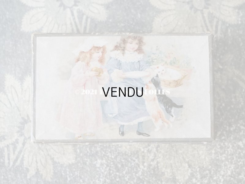 画像4: アンティーク  エパングルケース 少女たちと猫たち - GRANDS MAGASINS DU LOUVRES -