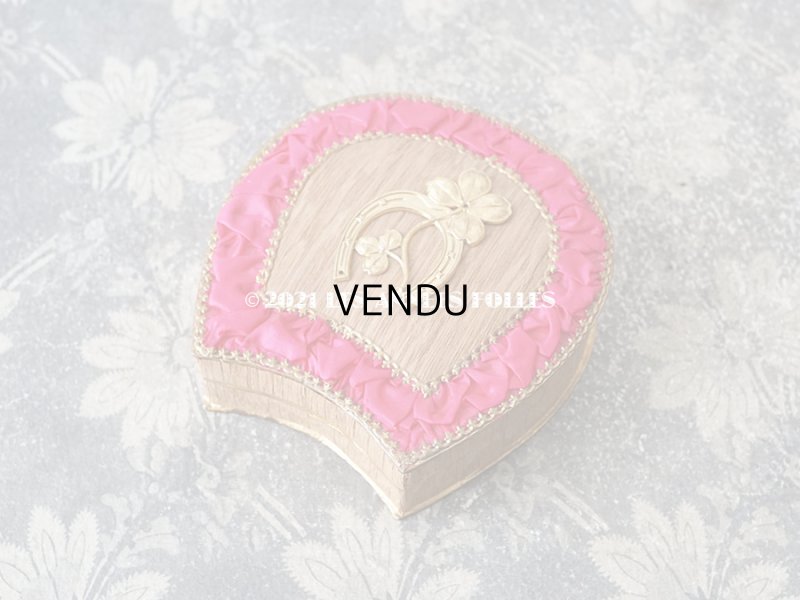 画像3: アンティーク レースの縁取り付き お菓子箱 四葉のクローバー