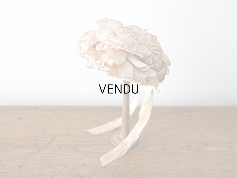 画像3: 19世紀末 アンティーク 小さなドールハット ピンクベージュのシルク製 ドール用 帽子