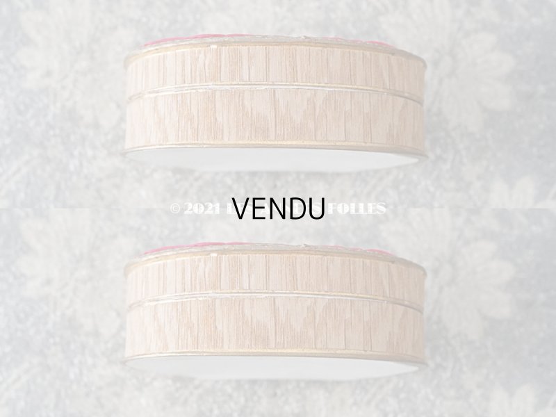 画像8: アンティーク レースの縁取り付き お菓子箱 四葉のクローバー