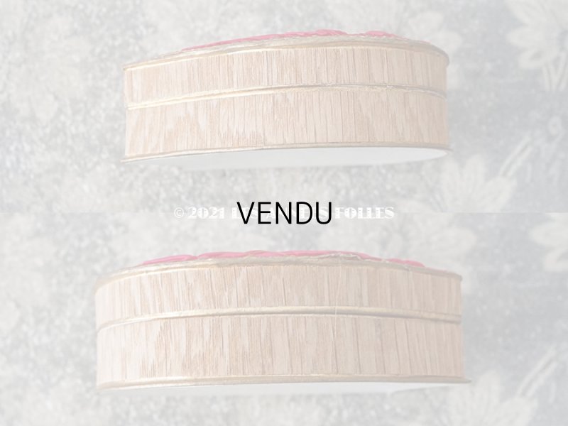 画像9: アンティーク レースの縁取り付き お菓子箱 四葉のクローバー