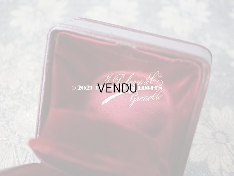 画像4: 1900年代 アンティーク 本革製 ジュエリーボックス ブレスレット用 金彩＆イニシャル入り MC ボルドー