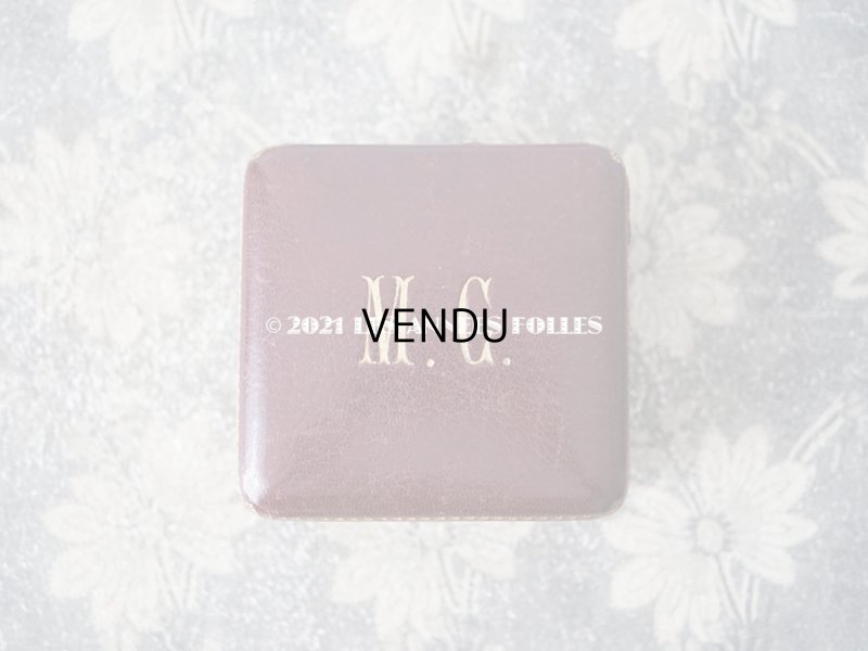 画像7: 1900年代 アンティーク 本革製 ジュエリーボックス ブレスレット用 金彩＆イニシャル入り MC ボルドー