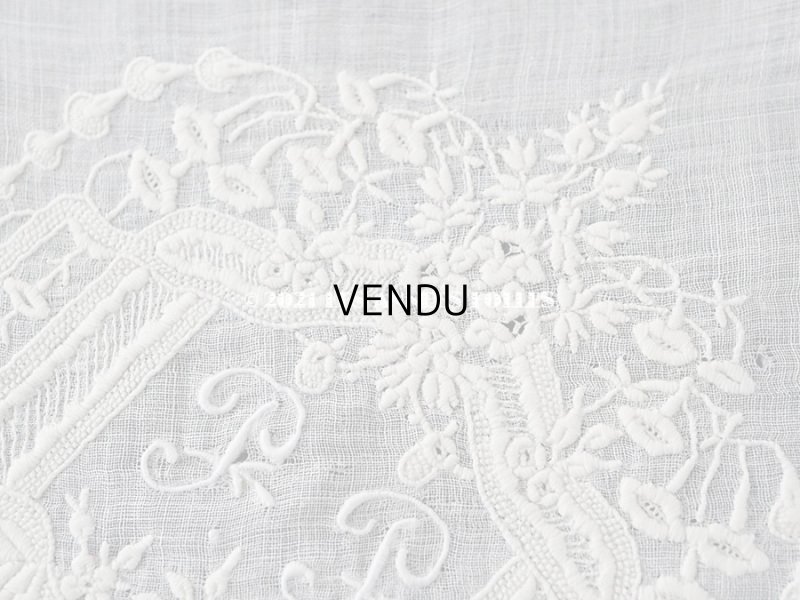 画像9: 19世紀 アンティーク  結婚式のハンカチ  モノグラム入り大きなメダイヨン