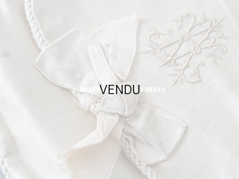 画像6: アンティーク モノグラム刺繍入り リボンが結ばれたオモニエール パウダーピンクのシルクサテン