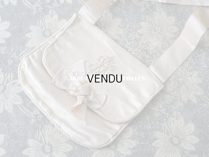 画像3: アンティーク モノグラム刺繍入り リボンが結ばれたオモニエール パウダーピンクのシルクサテン