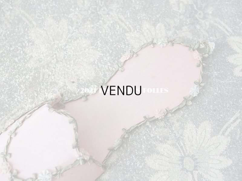 画像4: アンティーク  シルク製 ロココモチーフ付き 淡いピンクの小物入れ