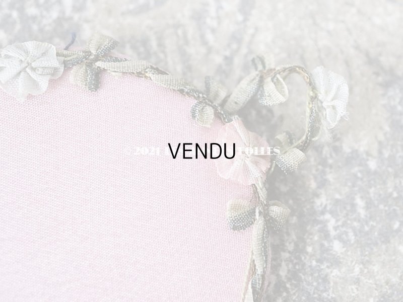 画像6: アンティーク  シルク製 ロココモチーフ付き 淡いピンクの小物入れ