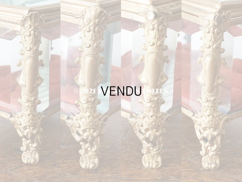 画像8: 19世紀 アンティーク ロカイユ装飾の脚 ジュエリーボックス シルク製クッション 