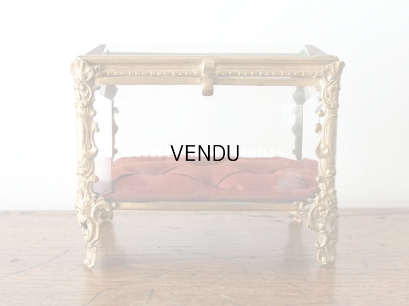 画像4: 19世紀 アンティーク ロカイユ装飾の脚 ジュエリーボックス シルク製クッション 