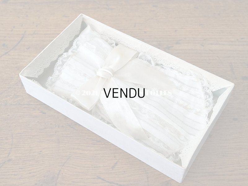 画像5: アンティーク  初聖体のオモニエール オフホワイトのシルクリボン & レースのフリル レースペーパー付ボックス入り