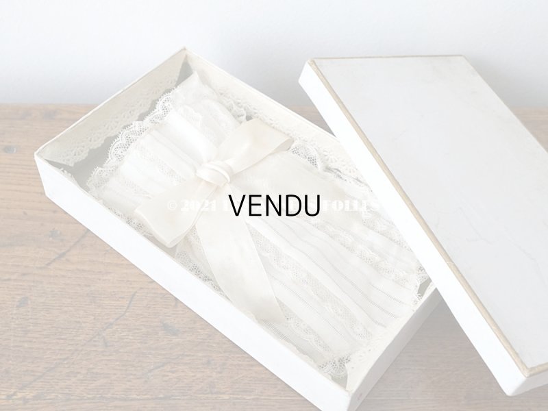 画像3: アンティーク  初聖体のオモニエール オフホワイトのシルクリボン & レースのフリル レースペーパー付ボックス入り
