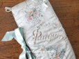 画像1: アンティーク  シルク製 ハンキーケース 野生の薔薇 ＆MARGUERITE パウダーグリーン ハンカチ用ポシェット  (1)