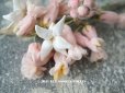 画像1: アンティーク シルクシフォンの布花 淡いピンクのツリガネソウ　＆　オレンジの花 (1)