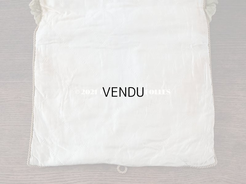 画像11: 19世紀末 アンティーク シルク製 ハンキーケース 王冠紋章　＆　モノグラム刺繍入り ピスタチオグリーン ハンカチ用ポシェット 