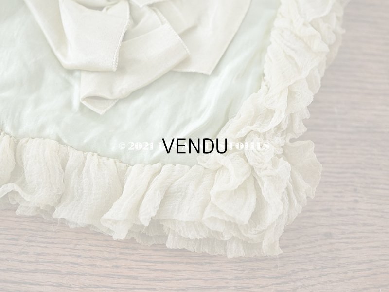 画像9: 19世紀末 アンティーク シルク製 ハンキーケース 王冠紋章　＆　モノグラム刺繍入り ピスタチオグリーン ハンカチ用ポシェット 