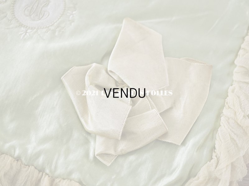 画像7: 19世紀末 アンティーク シルク製 ハンキーケース 王冠紋章　＆　モノグラム刺繍入り ピスタチオグリーン ハンカチ用ポシェット 