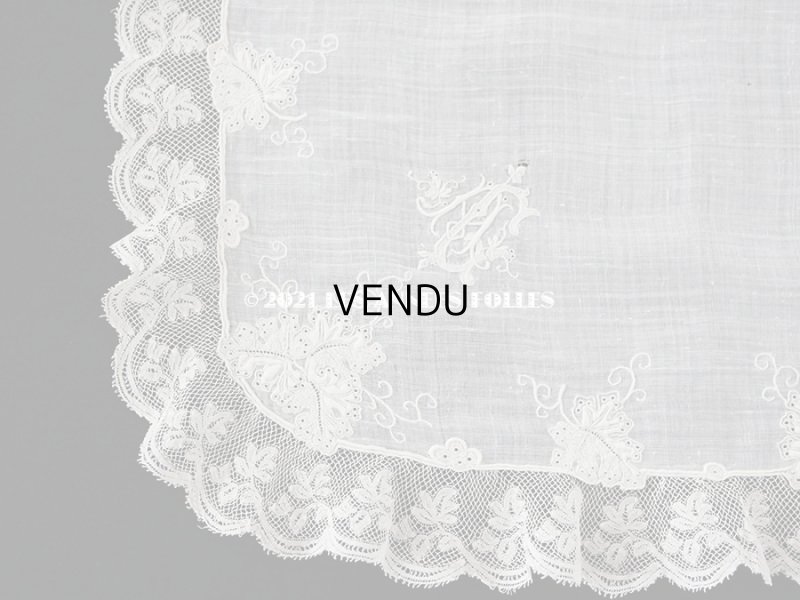 画像12: 19世紀末 アンティーク  結婚式のハンカチ モノグラム刺繍入り　葡萄の葉　ホワイトワーク＆手編みのヴァランシエンヌレース