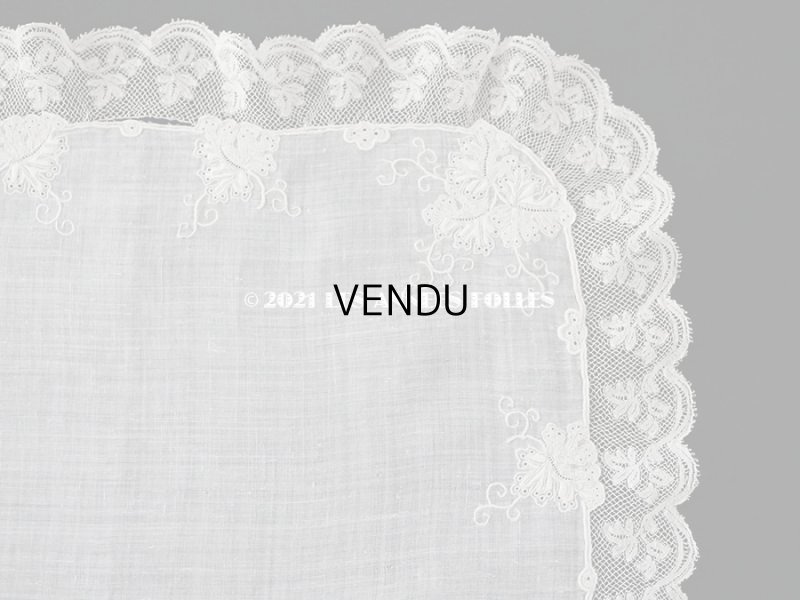 画像11: 19世紀末 アンティーク  結婚式のハンカチ モノグラム刺繍入り　葡萄の葉　ホワイトワーク＆手編みのヴァランシエンヌレース