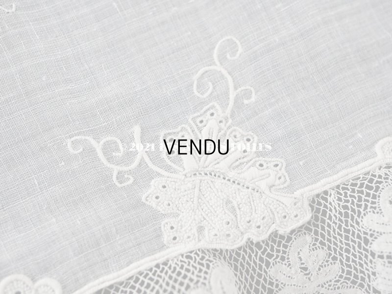 画像7: 19世紀末 アンティーク  結婚式のハンカチ モノグラム刺繍入り　葡萄の葉　ホワイトワーク＆手編みのヴァランシエンヌレース